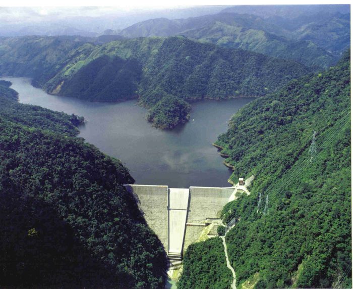 Reforma energética no toca HidroAysén: su futuro se definirá en junio Reforma energética no toca HidroAysén: su futuro se definirá en junio