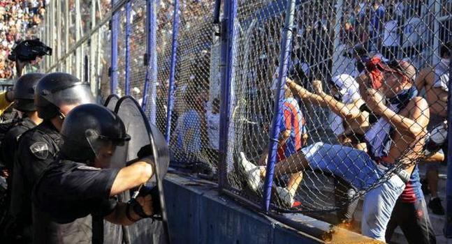 Provincia de Buenos Aires enviará a Brasil lista de hinchas violentos Provincia de Buenos Aires enviará a Brasil lista de hinchas violentos