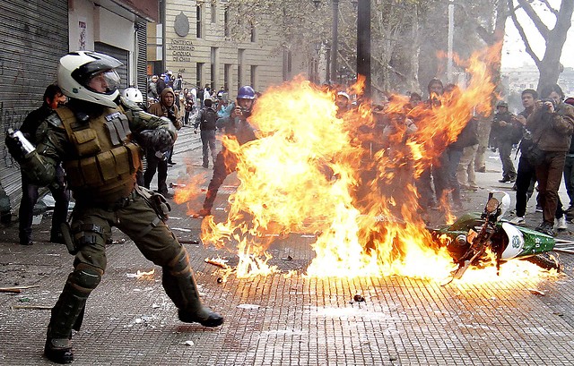 Intendencia se querella por ataques a carabineros y desórdenes públicos el 1 de mayo Intendencia se querella por ataques a carabineros y desórdenes públicos el 1 de mayo