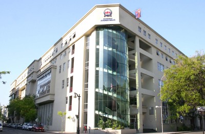 Alumnos de la UNAB entregarán carta a Laureate pidiendo “devolver autonomía” a la casa de estudios Alumnos de la UNAB entregarán carta a Laureate pidiendo