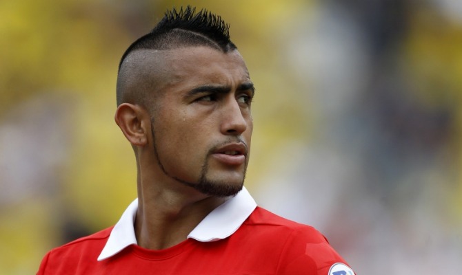 Médico que operará a Vidal: “Él mismo ve muy complejo jugar el Mundial” Médico que operará a Vidal: “Él mismo ve muy complejo jugar el Mundial”