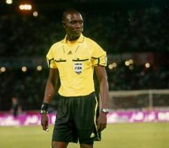 Bakary Gaasama de Gambia arbitrará duelo Chile-Holanda en Sao Paulo Bakary Gaasama de Gambia arbitrará duelo Chile-Holanda en Sao Paulo