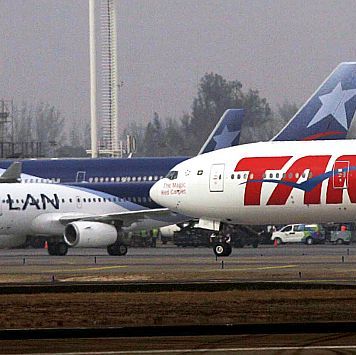Comienza huelga de técnicos aeronáuticos de LAN y TAM Airlines en Perú Comienza huelga de técnicos aeronáuticos de LAN y TAM Airlines en Perú
