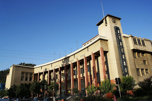 Universidad de Chile: la impugnación a Nahum y la pendiente construcción de lo público Universidad de Chile: la impugnación a Nahum y la pendiente construcción de lo público