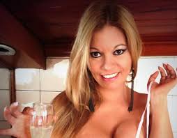 Marlen Doll ofrece 18 horas de sexo gratis si Chile derrota a Holanda Marlen Doll ofrece 18 horas de sexo gratis si Chile derrota a Holanda