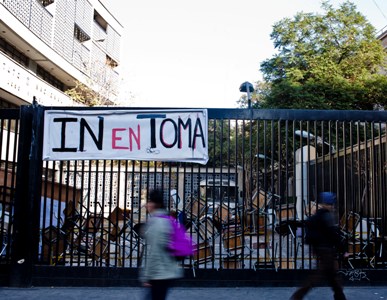 Seis liceos se mantienen tomados por sus alumnos por demandas de mejoras en infraestructura Seis liceos se mantienen tomados por sus alumnos por demandas de mejoras en infraestructura
