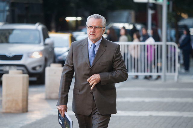 Pacheco le baja el perfil a asesoría de Longueira y marca distancia entre fallo por HidroAysén y política energética del gobierno Pacheco le baja el perfil a asesoría de Longueira y marca distancia entre fallo por HidroAysén y política energética del gobierno