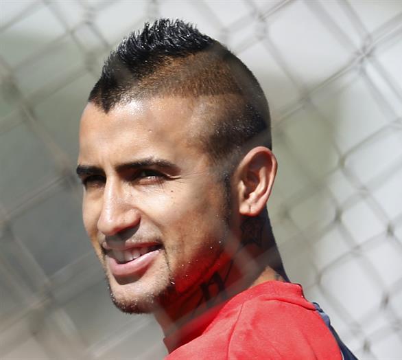 Arturo Vidal no entrena con el resto del selección y se perdería duelo con Australia Arturo Vidal no entrena con el resto del selección y se perdería duelo con Australia