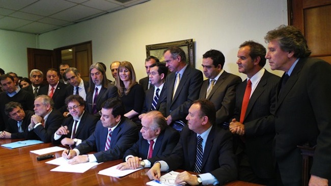 Gobierno y oposición reformulan proyecto de Reforma Tributaria y logran acuerdo transversal Gobierno y oposición reformulan proyecto de Reforma Tributaria y logran acuerdo transversal