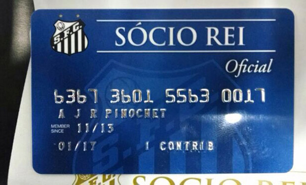 Pinochet y Al Capone aparecen en lista de socios del Santos de Brasil Pinochet y Al Capone aparecen en lista de socios del Santos de Brasil