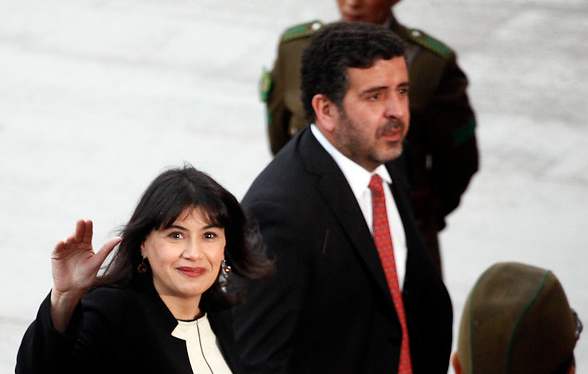 Crítica transversal a contratación de marido de la ministra del Trabajo para sacar adelante Pascua Lama Crítica transversal a contratación de marido de la ministra del Trabajo para sacar adelante Pascua Lama