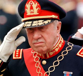 Caso Riggs: Ministro Valderrama dicta acusación contra seis militares en retiro por cuentas secretas de Pinochet