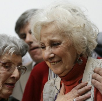 «Cómo cambió mi vida saber que soy un nieto recuperado»