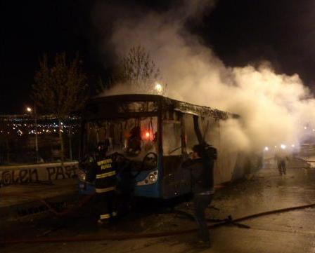 Previa del 11 de septiembre: detenidos, carabinero herido, quema de un bus y barricadas Previa del 11 de septiembre: detenidos, carabinero herido, quema de un bus y barricadas