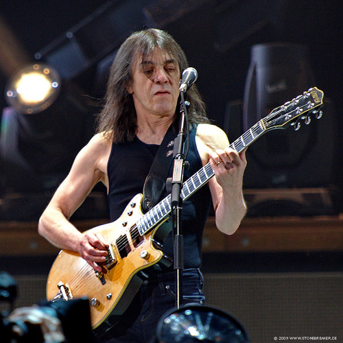 Guitarrista de AC/DC está internado en casa de reposo con demencia Guitarrista de AC/DC está internado en casa de reposo con demencia