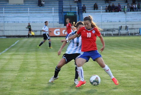 La 'Roja' femenina logró valioso triunfo sobre Argentina en su estreno en la Copa América