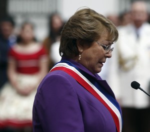 Bachelet contradice a Peñailillo y pone en duda que se dote a la ANI de agentes encubiertos