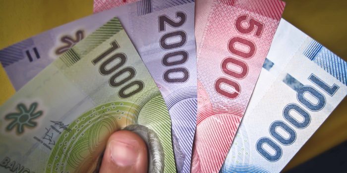 Bonos y peso chileno se debilitan ante rapidez de desaceleración y en la antesala del IPOM Bonos y peso chileno se debilitan ante rapidez de desaceleración y en la antesala del IPOM