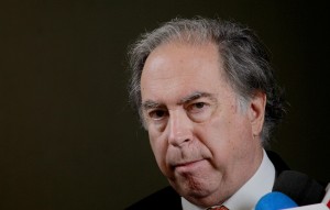 El embajador chileno que se salvó de morir en un carro bomba en Washington
