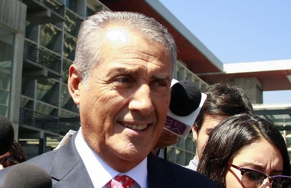 Caso Cascadas: histórica y millonaria multa a Julio Ponce Lerou y León Vial, socio de LarrainVial Caso Cascadas: histórica y millonaria multa a Julio Ponce Lerou y León Vial, socio de LarrainVial