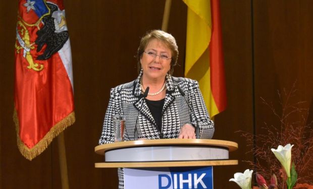 Bachelet aprovecha foro minero en Berlín para calmar a inversionistas: «Mi gobierno ha tomado medidas» Bachelet aprovecha foro minero en Berlín para calmar a inversionistas: