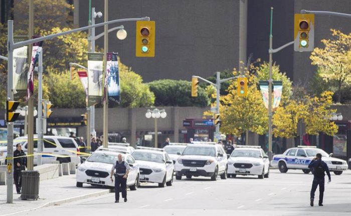 Policía confirma la muerte de un soldado y de un sospechoso por ataque en Canadá Policía confirma la muerte de un soldado y de un sospechoso por ataque en Canadá
