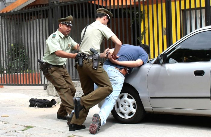 Paz Ciudadana: Aumenta victimización y temor a delincuencia  y cae evaluación a labor de policías y fiscales