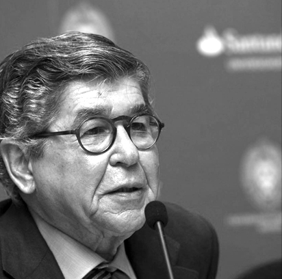 Denuncian dos nuevos plagios de Alfredo Bryce Echenique, uno de los principales invitados a Feria del Libro de Santiago 2014 Denuncian dos nuevos plagios de Alfredo Bryce Echenique, uno de los principales invitados a Feria del Libro de Santiago 2014