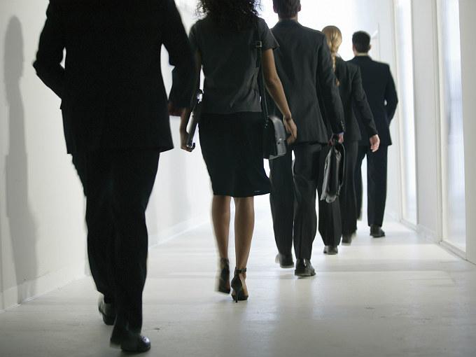 La discriminación de género al interior de las suites ejecutivas de Chile: gerentes generales hombres ganan 20% más que mujeres La discriminación de género al interior de las suites ejecutivas de Chile: gerentes generales hombres ganan 20% más que mujeres