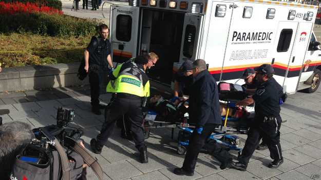 Un soldado herido en tiroteo fuera del Parlamento de Canadá Un soldado herido en tiroteo fuera del Parlamento de Canadá