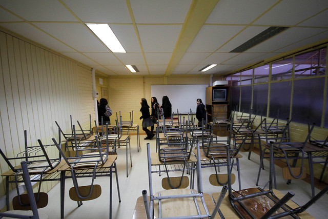 Sostenedores amenazan con cierre masivo de colegios y levantan campaña para boicotear la reforma educacional Sostenedores amenazan con cierre masivo de colegios y levantan campaña para boicotear la reforma educacional