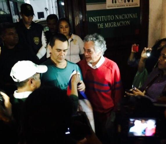 Embajador chileno en México considera “lamentable” posible deportación de Laurence Maxwell Embajador chileno en México considera