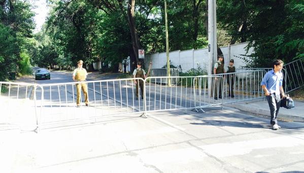 Protección policial en la casa de Carlos Larraín por miedo a “funa” después del fallo que absolvió a su hijo Protección policial en la casa de Carlos Larraín por miedo a
