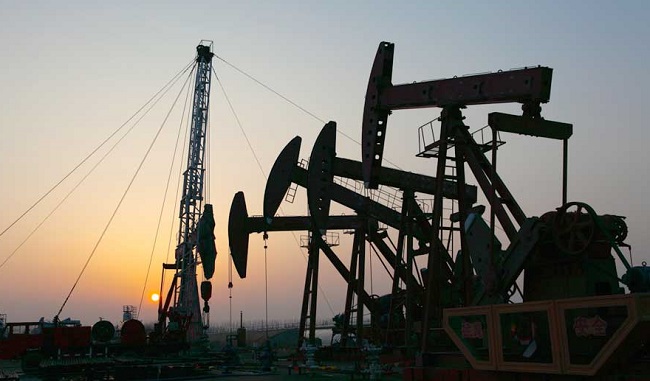 Productores petroleros quedan atrapados entre OPEP y Estados Unidos Productores petroleros quedan atrapados entre OPEP y Estados Unidos