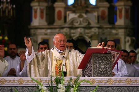 Acusan a Arzobispo de Santiago de negar derechos a familias homoparentales