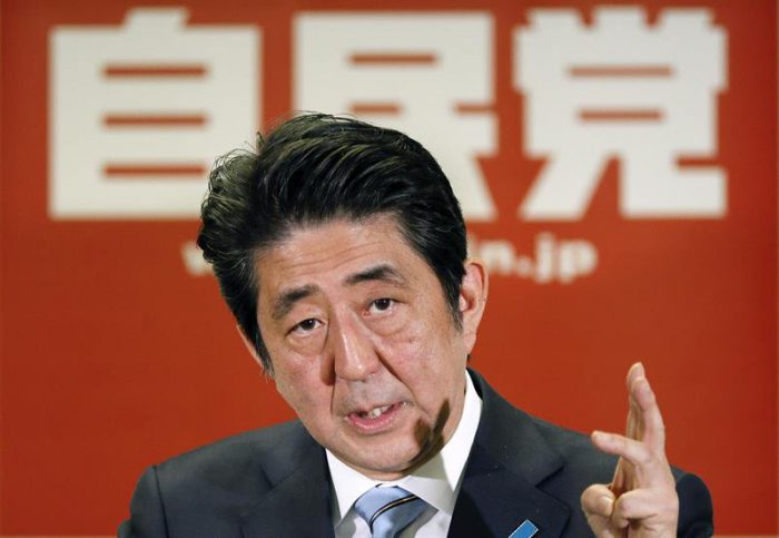Shinzo Abe aboga por la continuidad de su programa económico tras ganar elecciones anticipadas en Japón Shinzo Abe aboga por la continuidad de su programa económico tras ganar elecciones anticipadas en Japón