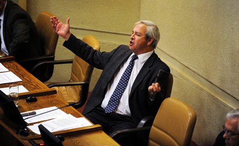 Hijos del exilio en picada contra el diputado Urrutia: “Es insostenible que no se le apliquen sanciones” Hijos del exilio en picada contra el diputado Urrutia: