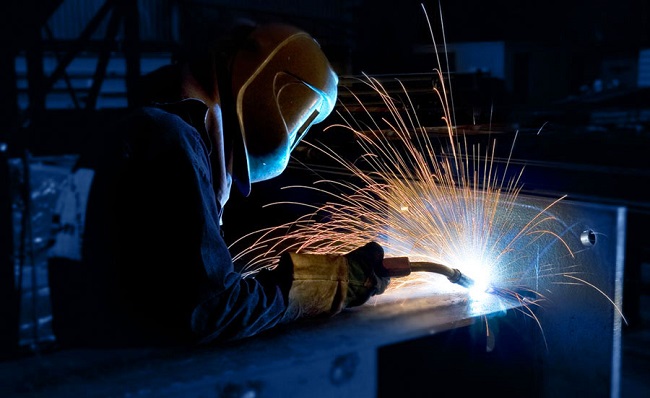 Imacec anotó alza de 2,6% en diciembre y la economía chilena habría crecido 1,6% en 2017, por sobre lo esperado Imacec anotó alza de 2,6% en diciembre y la economía chilena habría crecido 1,6% en 2017, por sobre lo esperado