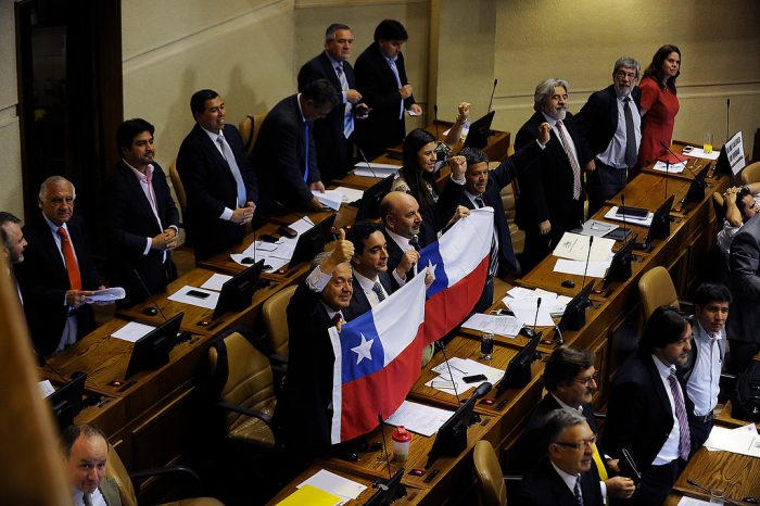 Nueva Mayoría celebra aprobación de la Reforma Educacional y dice que la «derecha se fue de paliza» Nueva Mayoría celebra aprobación de la Reforma Educacional y dice que la
