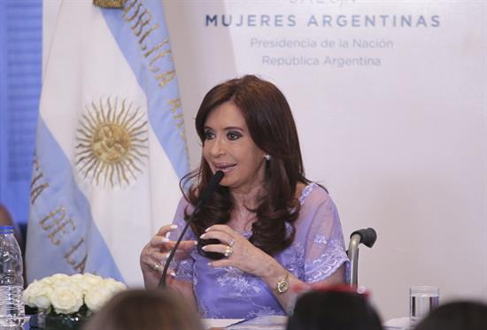 Encuesta revela que casi 85% de argentinos cree que caso Nisman afecta a CFK Encuesta revela que casi 85% de argentinos cree que caso Nisman afecta a CFK