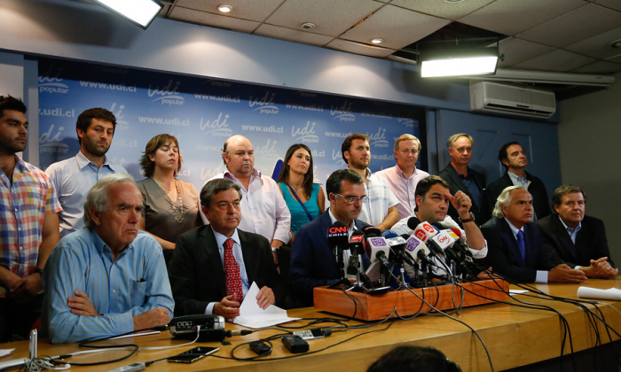 Tambalea estrategia de la UDI en Caso Penta y aumenta la presión por señales políticas Tambalea estrategia de la UDI en Caso Penta y aumenta la presión por señales políticas
