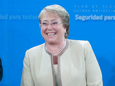 Bachelet al alza y la derecha en el suelo Bachelet al alza y la derecha en el suelo