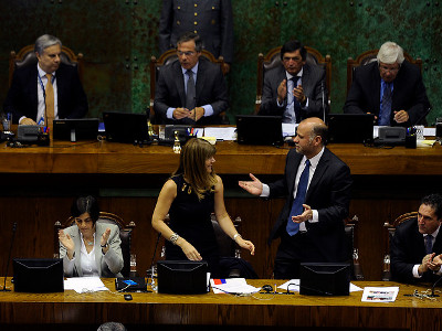 Siete hipótesis para explicar por qué nadie celebró el fin del binominal Siete hipótesis para explicar por qué nadie celebró el fin del binominal