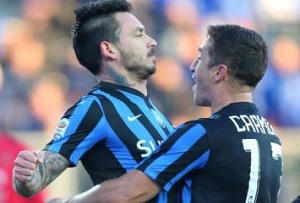 Pinilla anotó golazo e igualó récord de Salas en Italia Pinilla anotó golazo e igualó récord de Salas en Italia