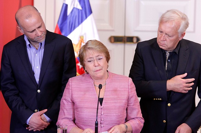 Cadem: Bachelet alcanza su peor registro de aprobación mientras un 73% está de acuerdo con una nueva Constitución