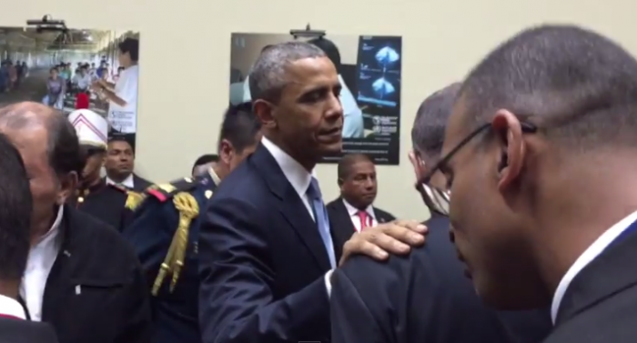 Video: Mira lo qué pasó fuera de las plenarias en la Cumbre de las Américas