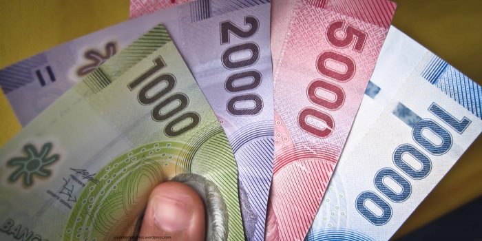 Tras los retiros de las AFP: Estudio revela que cantidad de chilenos endeudados en navidad y vacaciones bajó de 65% a 50% este año Tras los retiros de las AFP: Estudio revela que cantidad de chilenos endeudados en navidad y vacaciones bajó de 65% a 50% este año