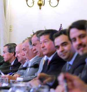 Adelantar las elecciones se instala en la agenda en medio de crisis de legitimidad de la política Adelantar las elecciones se instala en la agenda en medio de crisis de legitimidad de la política