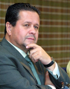 Lobbista DC retiró cheque emitido por SQM para consultora de hijos de Jorge Pizarro Lobbista DC retiró cheque emitido por SQM para consultora de hijos de Jorge Pizarro