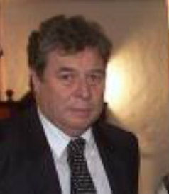 La estrecha relación de Julio Ponce con el DC Marcelo Rozas y su rol clave en las asesorías verbales de los hijos de Pizarro a SQM La estrecha relación de Julio Ponce con el DC Marcelo Rozas y su rol clave en las asesorías verbales de los hijos de Pizarro a SQM